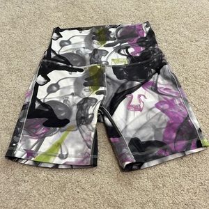 Lululemon Unicorn Throwback Align Shorts 6” size 4